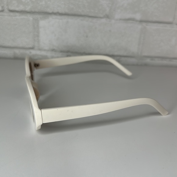 🔥 Classy Chic Oval Sunglasses - Picture 5 of 11